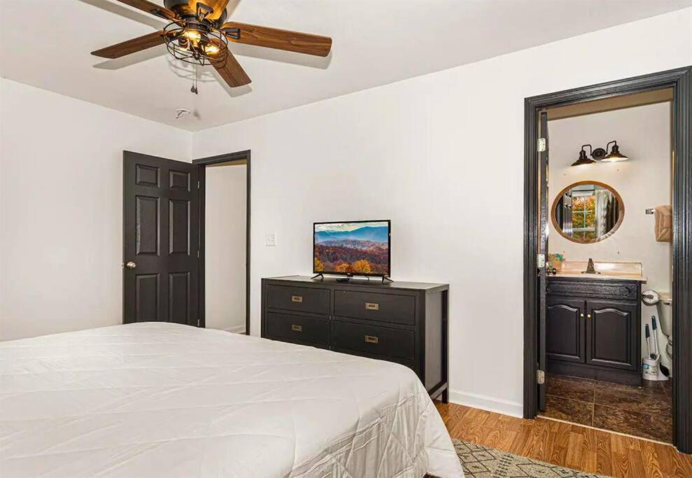 Willow Trace: Family Retreat, Hot Tub, Gaming! Pigeon Forge Εξωτερικό φωτογραφία